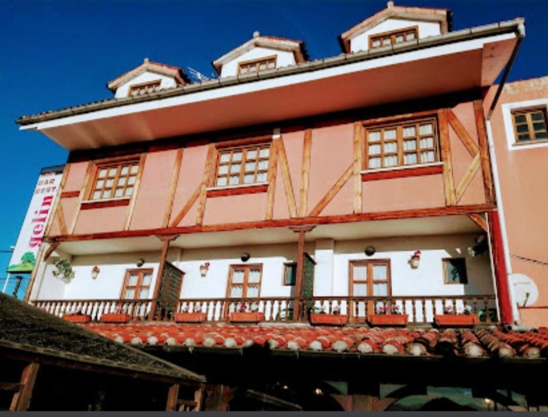 Hosteria Gelin De Gajano מראה חיצוני תמונה